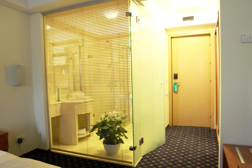 Marshal Hotel 부쿠레슈티 객실 사진
