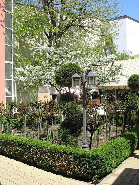Marshal Hotel 부쿠레슈티 외부 사진